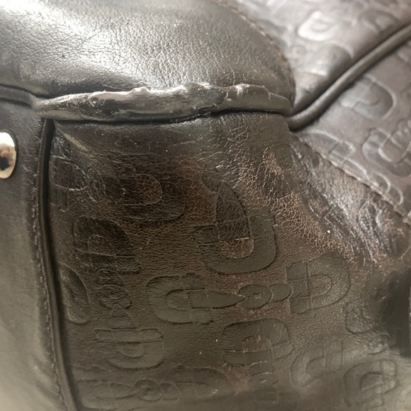 EMBOSSED leather GUCCI weekender - Picture 9 of 16